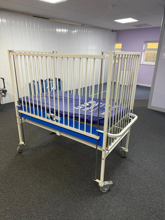 Arjo Huntleigh Manual Infant Cot manual infant cot SelfiMed UK