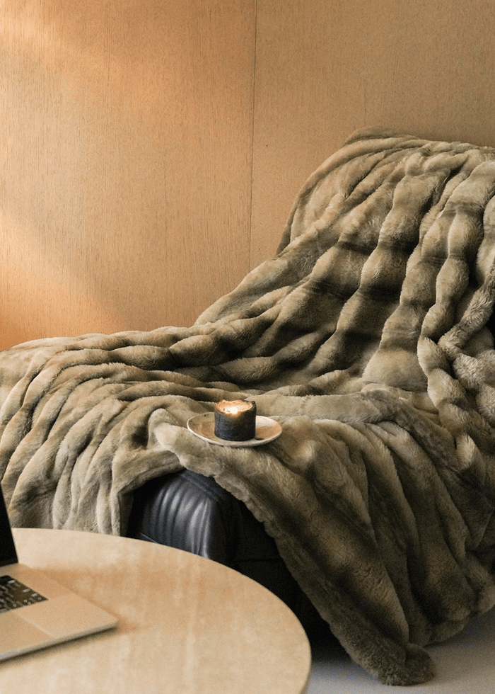 - Ever Lasting - Caleb Fleece Throw Blanket / Gray - Blankets - Ever Lasting