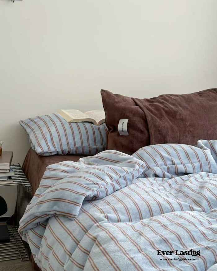 Hazel Minimalist Stripe Velvet Bedding Set / Blue - Ever Lasting
