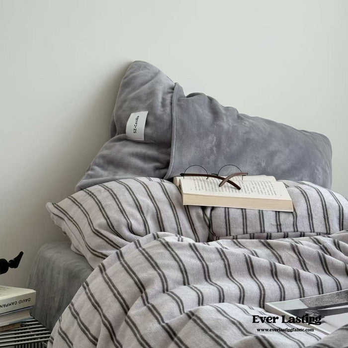 Hazel Minimalist Stripe Velvet Bedding Set / Gray - Ever Lasting