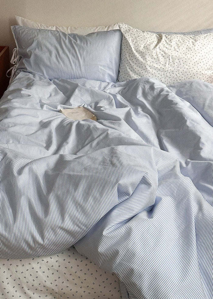 - Ever Lasting - Paloma Striped Floral Bedding Set / White - Bedding Set - Ever Lasting