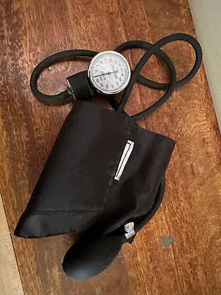 Professional Aneroid Sphygmomanometer Adult Cotton Cuff Blood Pressure Monitor sphygmomanometer SelfiMed UK