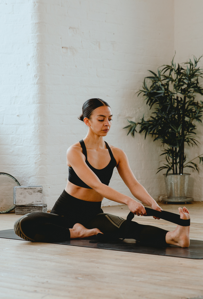 Recycled Plastic Yogi Bare RPET Yoga stretching strap black
