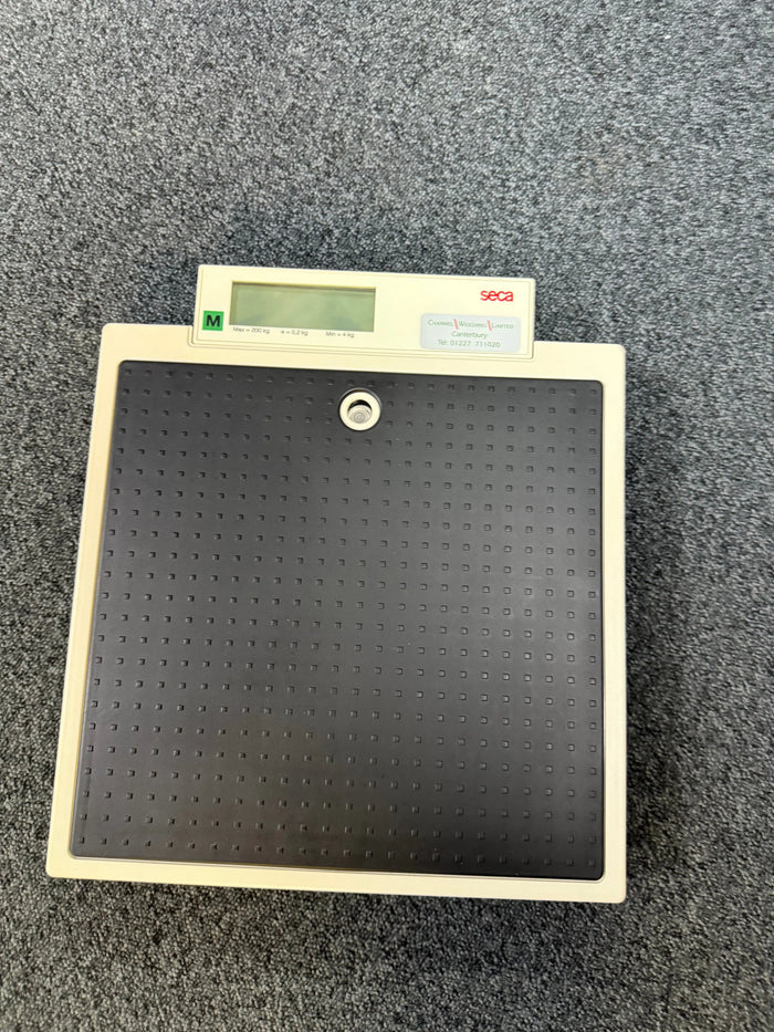 Seca 877 Scale Clas III Electric Flat Scale with Foot pedal electric flat scale SelfiMed UK
