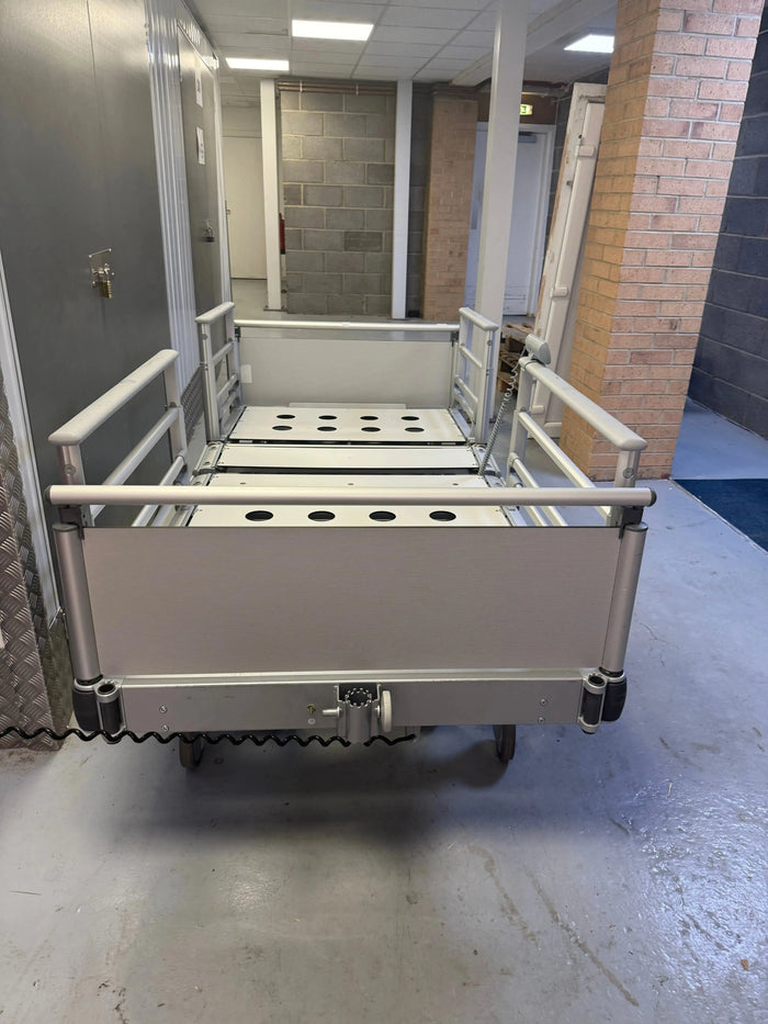 Volker Electric Hospital Bed S 962-2 with Hospital Mattress (Fully Serviced & Tested) Hospital Bed SelfiMed UK