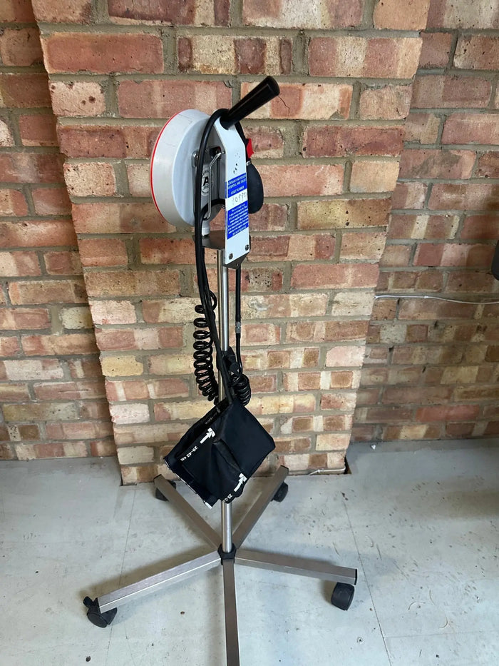 Welch Allyn Maxi-Stabil 3 Sphygmomanometer with Mobile Stand sphygmomanometer SelfiMed UK