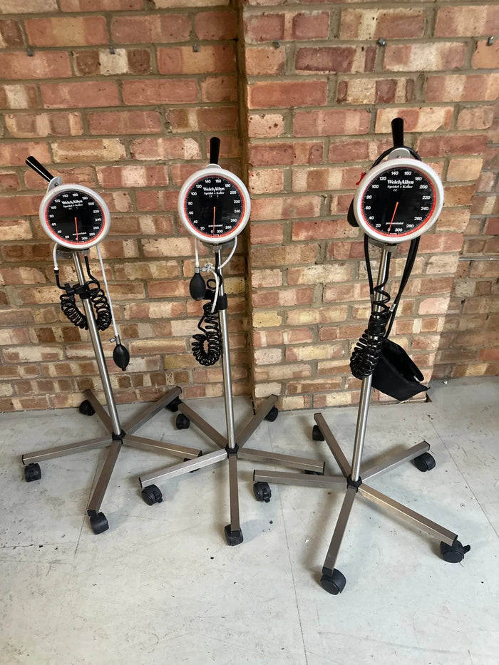 Welch Allyn Maxi-Stabil 3 Sphygmomanometer with Mobile Stand sphygmomanometer SelfiMed UK